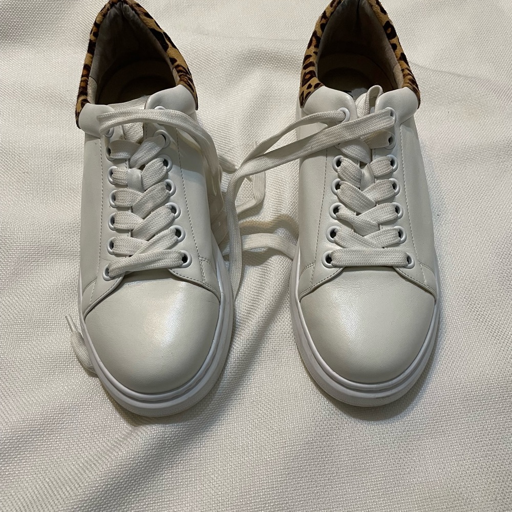 Vaneli Sport women’s tennis shoes size 11 narrow